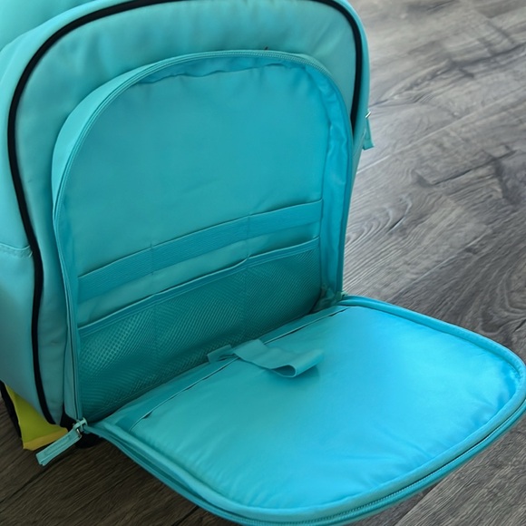 DISNEY picnic 🧺 backpack with picnic mat- BRAND NEW - Picture 11 of 16